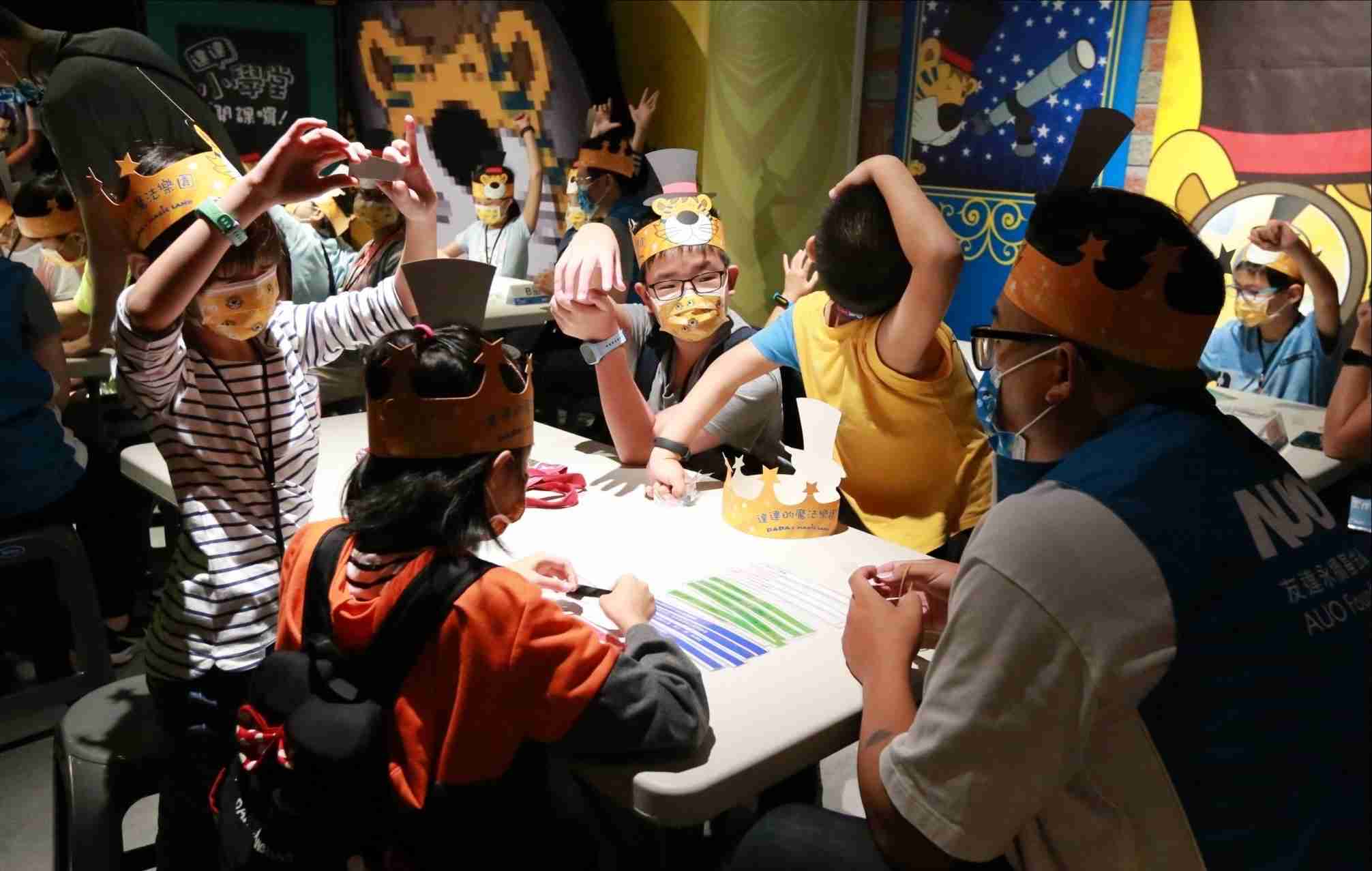 优游UB8以永续理念推动全人教育计划，，内外结盟储备科普教育人才，，，，荣获亚太永续行动奖社会共融面的金奖肯定